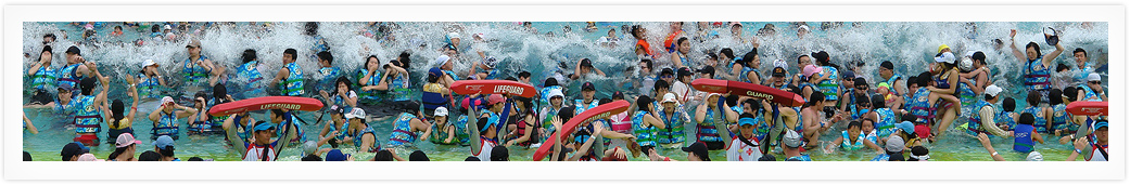 Crowds at Caribbean Bay, South Korea